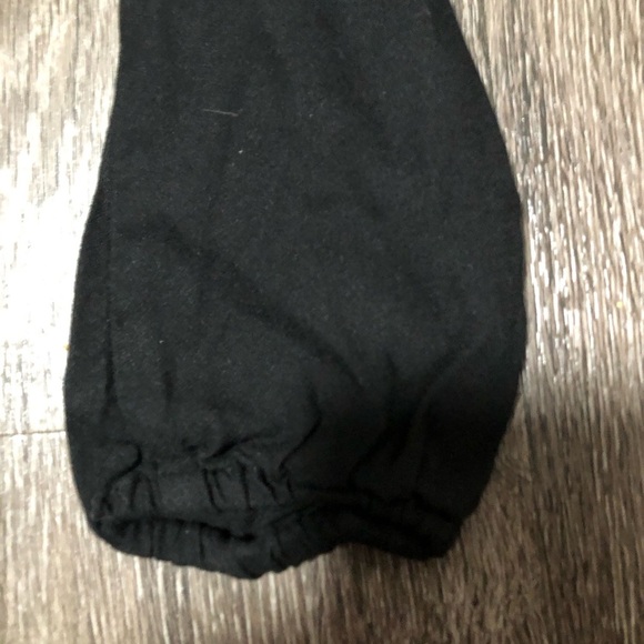 H&M Kids Black Long-Sleeve Blouse with Smocked Hem, US 8-9Y - Picture 4 of 6